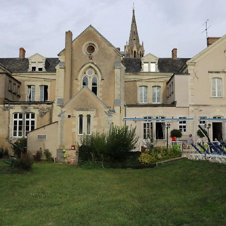 Hotel Logis Le Port Saint Aubin à Morannes sur Sarthe-Daumeray Extérieur photo