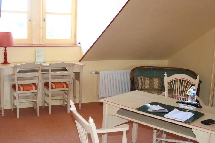 Hotel Logis Le Port Saint Aubin à Morannes sur Sarthe-Daumeray Extérieur photo
